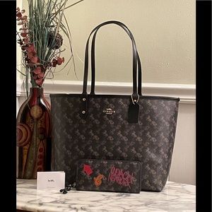 Reversible horse & carriage Tote & wallet set